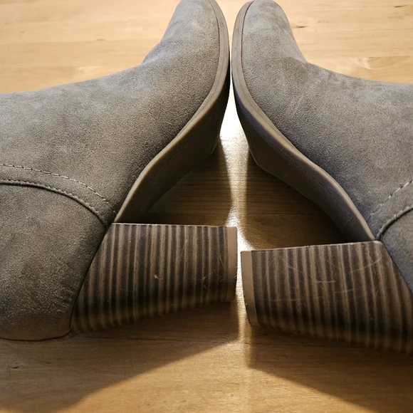 Old Navy Ankle Boots - Picture 8 of 11